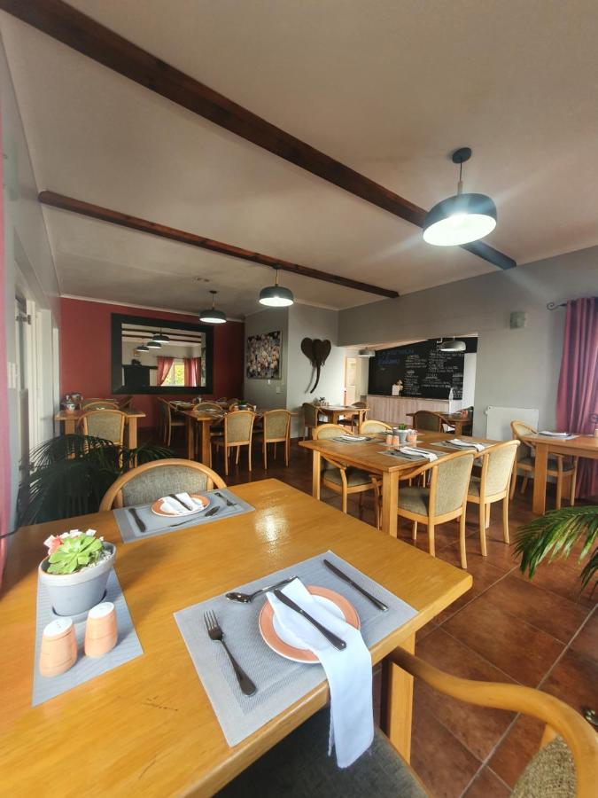 Langholm Hotel Уолфиш-Бей Экстерьер фото